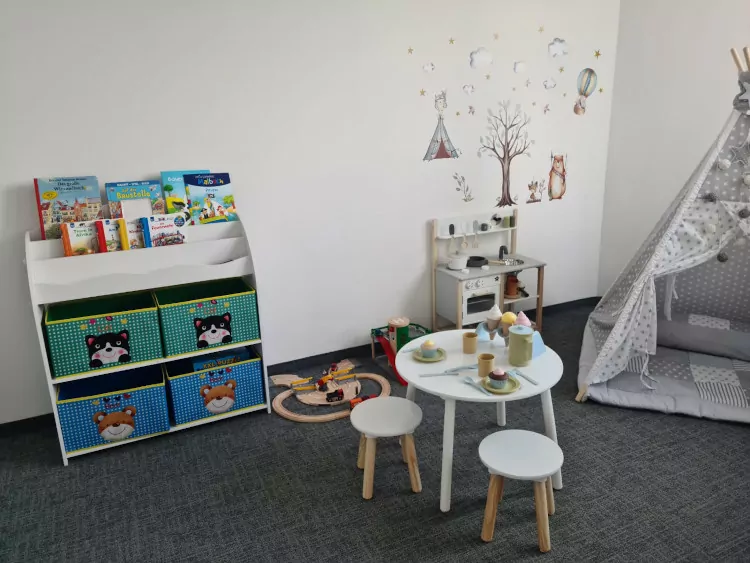 Das "Kinderzimmer", in dem Eltern mit ihren Kindern arbeiten können