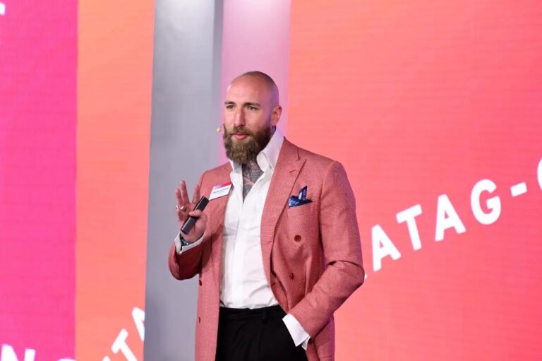 KI-Transformation bei Leaders of AI: Zukunft der Arbeit neu denken Dominic von Proeck